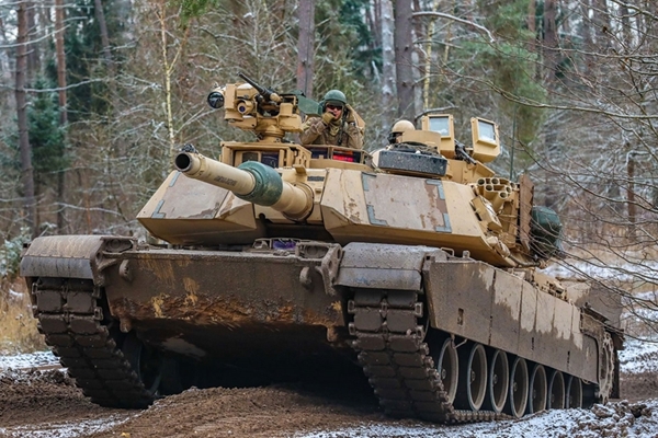 Quân sự thế giới hôm nay 26-9  Xe tăng Abrams của Mỹ đã được chuyển tới Ukraine